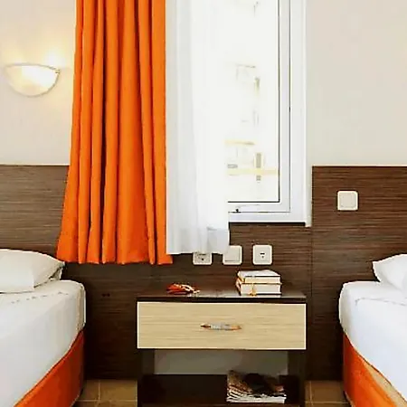 Ada-1 Lejlighedshotel 3*