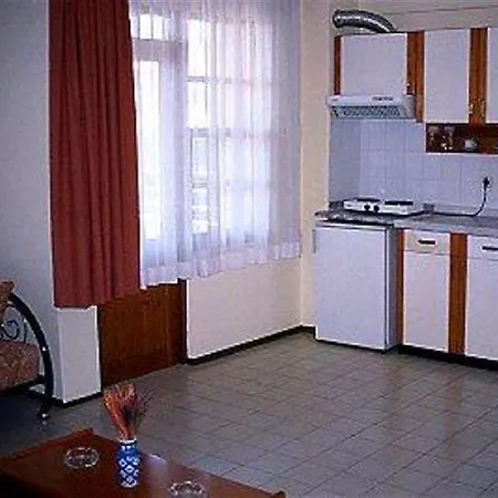 Ada-1 Lejlighedshotel