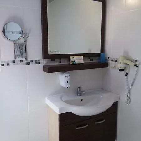Lejlighedshotel Ada-1 3*