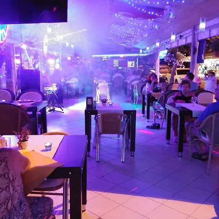 Lejlighedshotel Ada-1